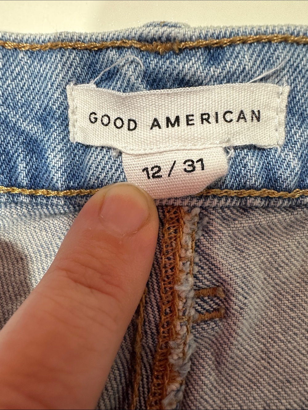 Good American Denim Shorts Size 12 31 Frayed Hem Distressed Cutoff Jean Shorts - Picture 2 of 8